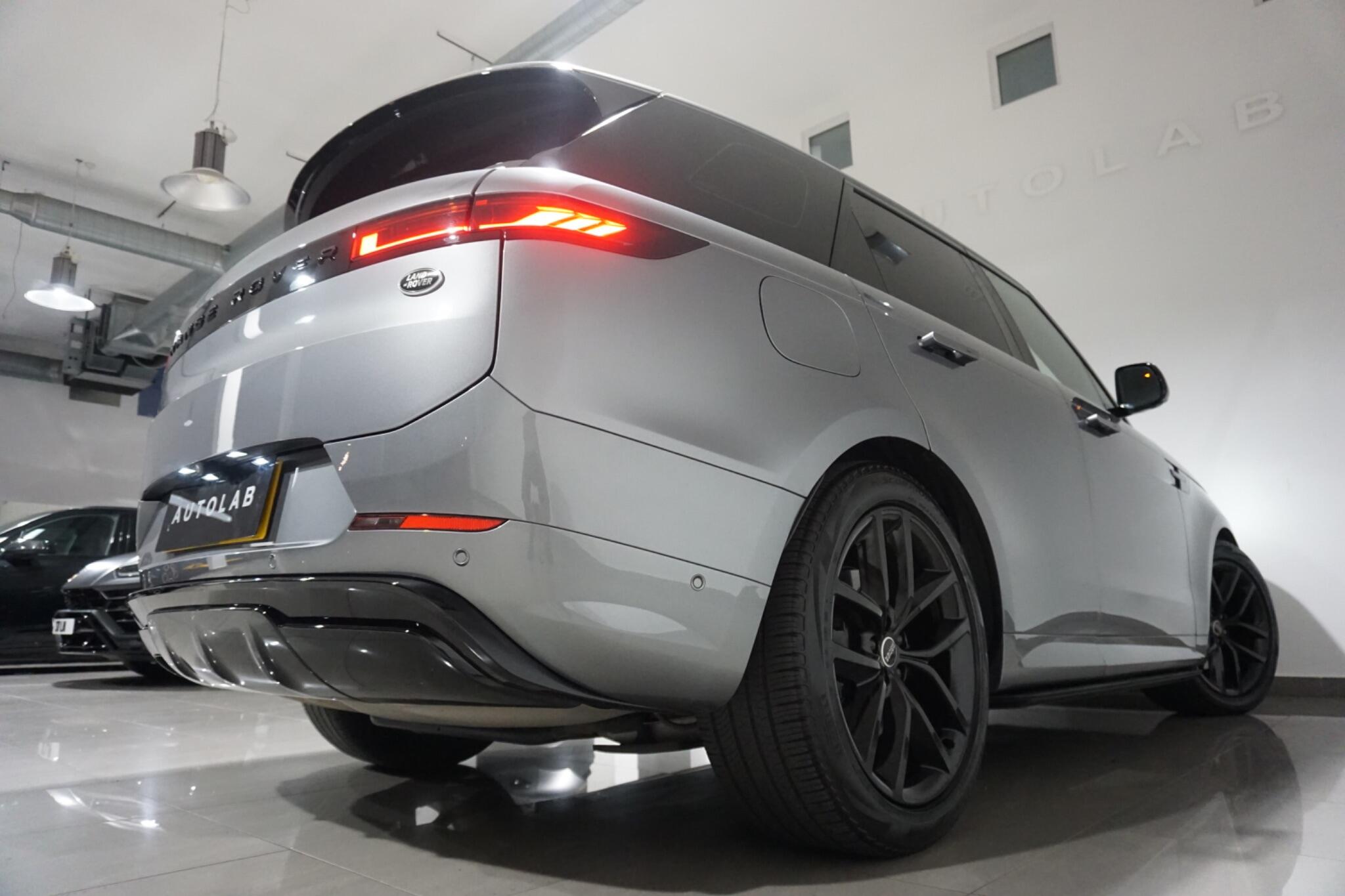 Land Rover Range Rover Sport 3.0 D300 MHEV Dynamic SE SUV 5dr Diesel Auto 4WD Euro 6 (s/s) (300 ps)